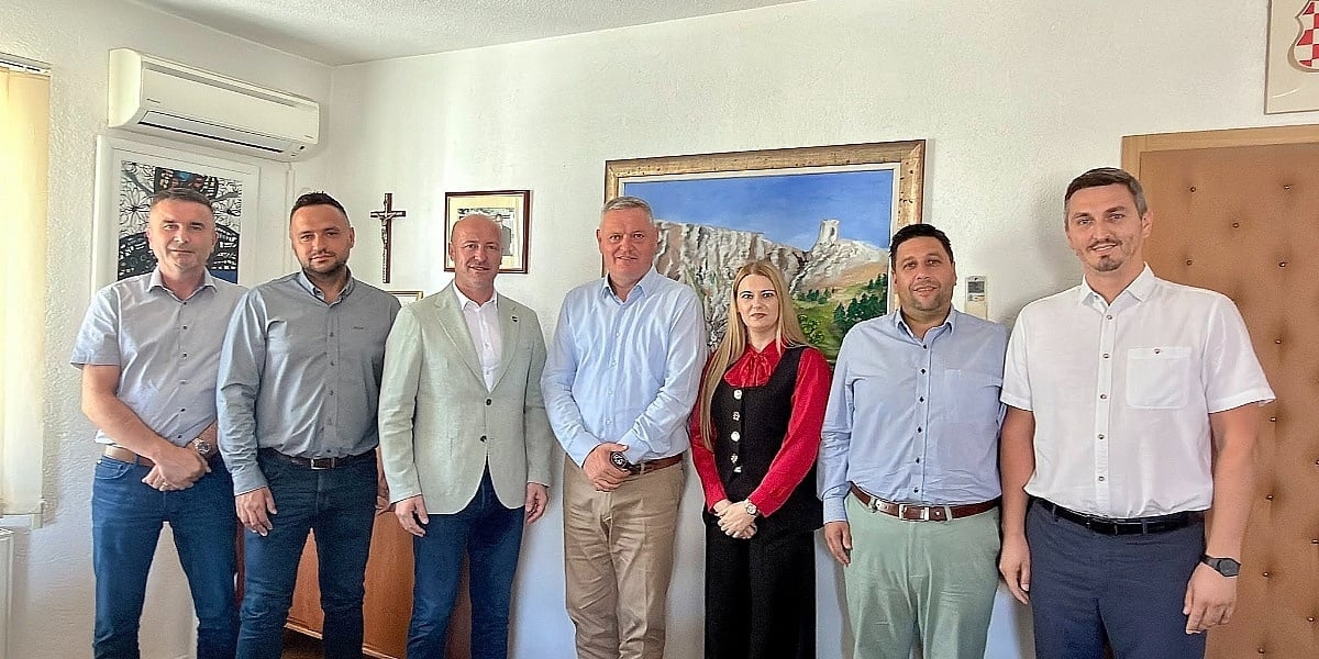 Sastanak predstavnika USK i Kantona 10: Pokrenuta inicijativa za izgradnju brze ceste Bihać - Livno