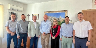 Sastanak predstavnika USK i Kantona 10: Pokrenuta inicijativa za izgradnju brze ceste Bihać - Livno