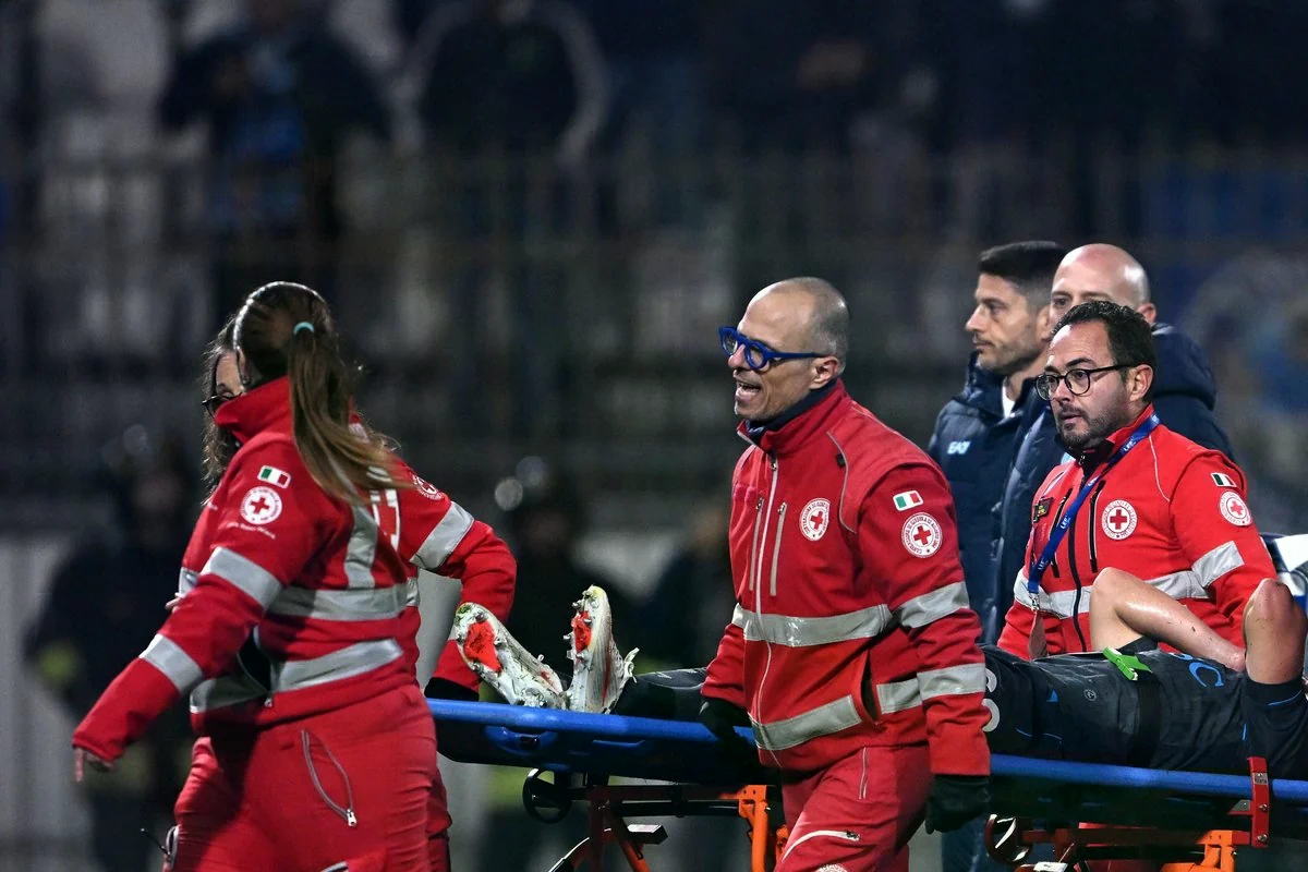 Katastrofa prije reprezentativne pauze: Zvijezda na nosilima iznesena s terena