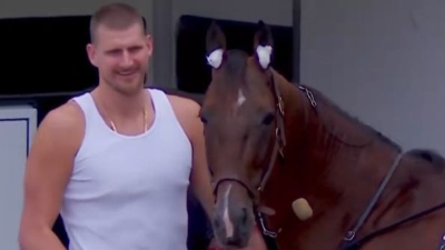 Video / Nikola Jokić nastavio dominaciju i van parketa: Njegov konj osvojio prestižnu trku u Srbiji