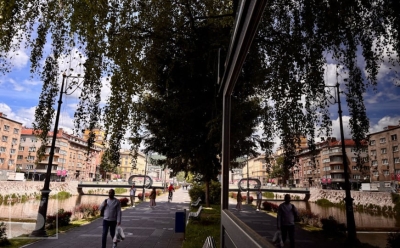Sarajevo pod oblacima: Mirna šetnja i opuštena atmosfera u centru grada