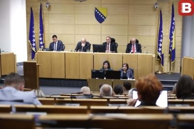 BURNO U SARAJEVU: Vanredna sjednica Doma naroda Federalnog parlamenta, samo jedna tačka dnevnog reda...