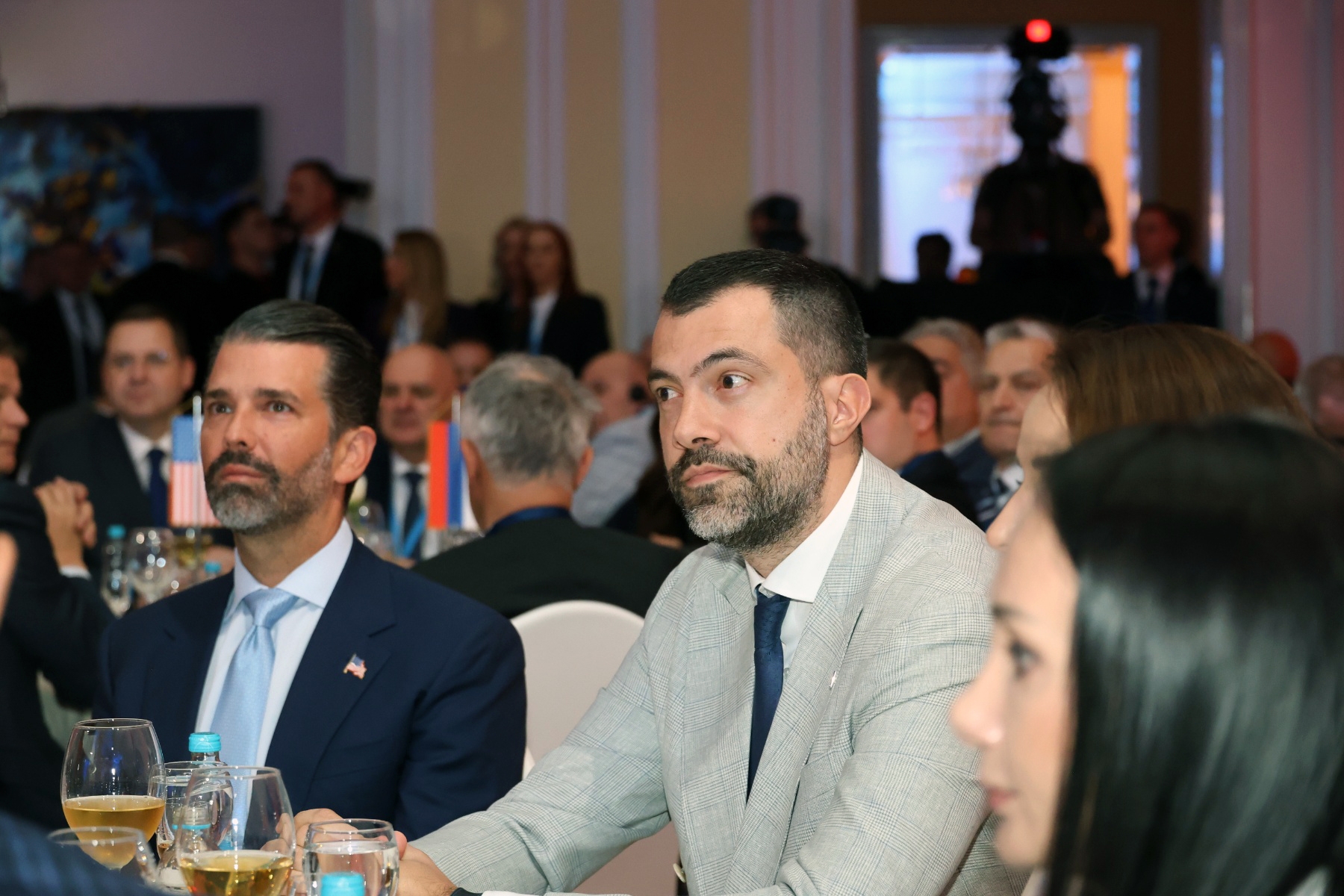 (FOTO) Javni interes ili politički spektakl: Šta je Srpska dobila dolaskom Trampa Mlađeg u Banjaluku