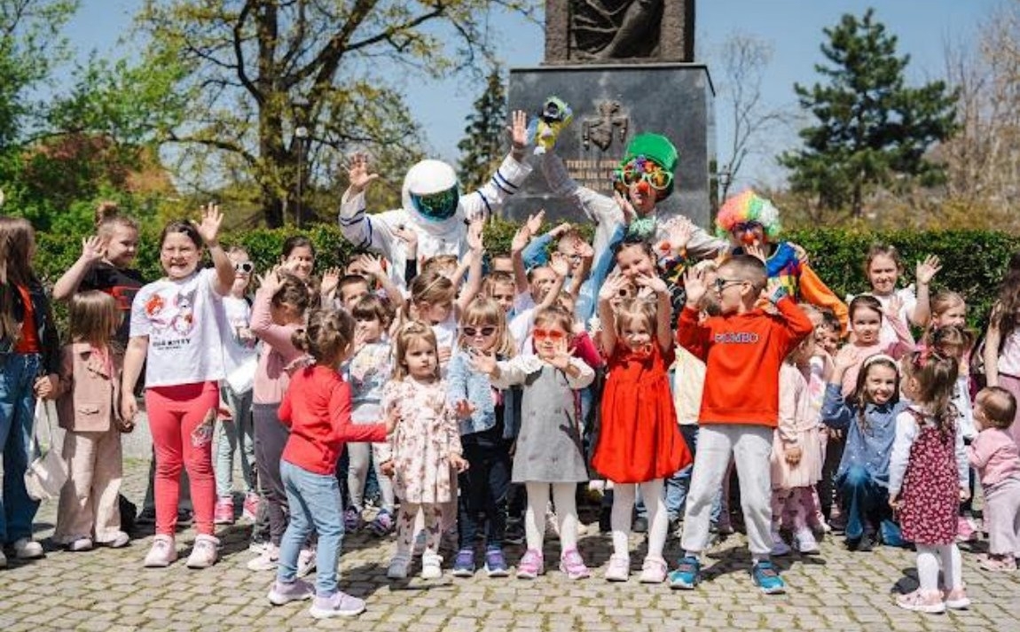 Zabavan dan za mališane u Gradskom parku: Maskote i animatori upriličili mnoštvo veselih sadržaja