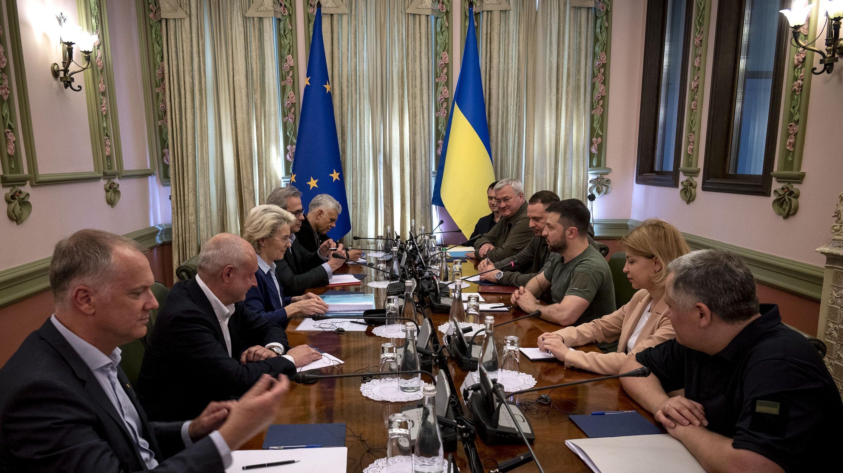 Ruska služba tvrdi: Evropski lideri jedno govore Kijevu, drugo iza zatvorenih vrata
