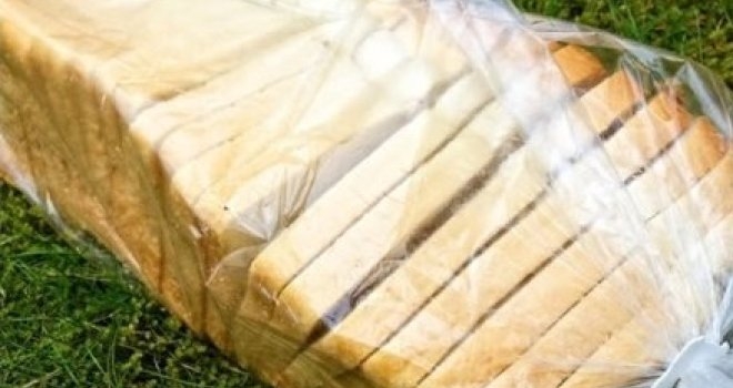 Svjež hljeb i nakon 3 dana: Ubacite jednu namirnicu u kesu i biće mekan kao da je tek pečen