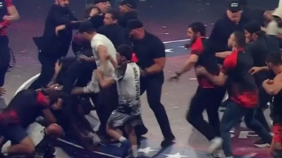 Video / Nastao haos nakon pobjede Čimaeva nad Danisom: Izbila masovna tučnjava