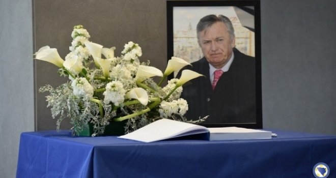 Na današnji dan napustila nas je legenda bh. nogometa: Otišao je veliki Ivica Osim