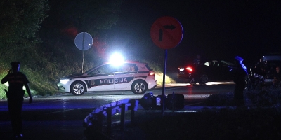 Veliki broj sarajevskih policajaca blokirao područje kod željezničke stanice u Hadžićima