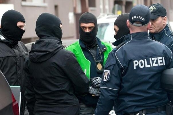 Njemačka policija zaplijenila 33.000 nosača nacističke muzike u velikoj akciji