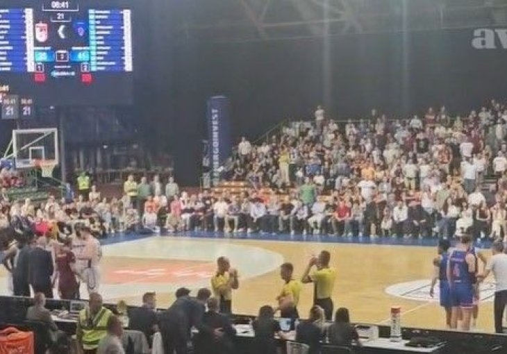 Navijači Bosne nakon tehničke greške sudijama skandirali "lopovi", jedan gledalac pokušao ući na teren
