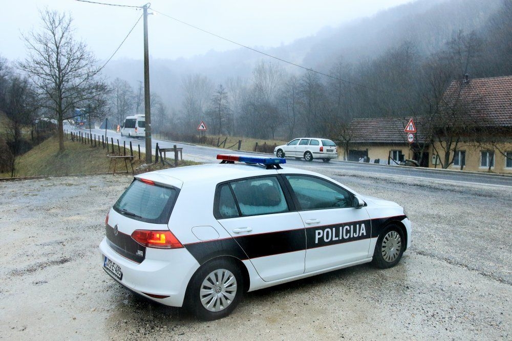 Nova tragedija na bh. cestama: Vozač smrtno stradao, suvozač povrijeđen i zadržan na liječenju