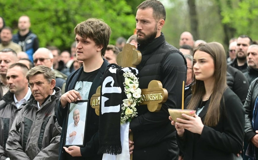 Duško Vujošević ispraćen u Beogradu uz stihove legendarne hrvatske pjevačice