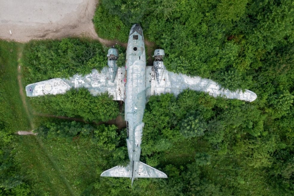Jugoslavija je 20 godina gradila aerodrom u planini - a uništen je za jedan dan