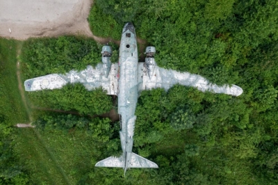 Jugoslavija je 20 godina gradila aerodrom u planini - a uništen je za jedan dan