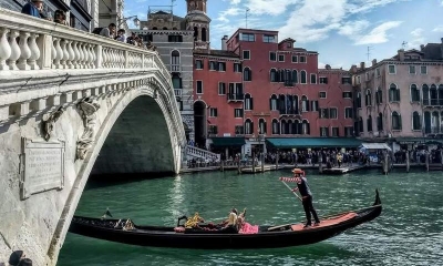 Turisti protjerani iz Venecije: Kupali se u Velikom kanalu VIDEO