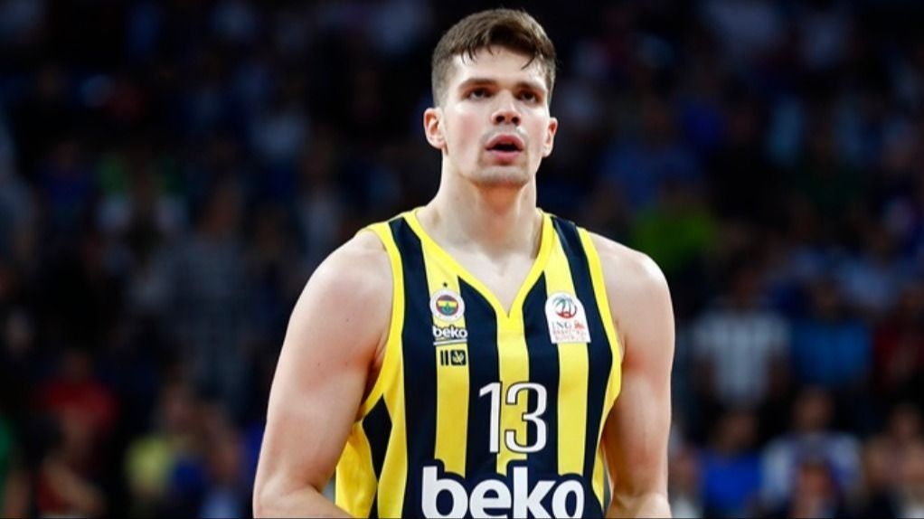 Tarik Biberović trojkom u posljednjim sekundama donio titulu Fenerbahčeu