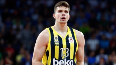 Tarik Biberović trojkom u posljednjim sekundama donio titulu Fenerbahčeu