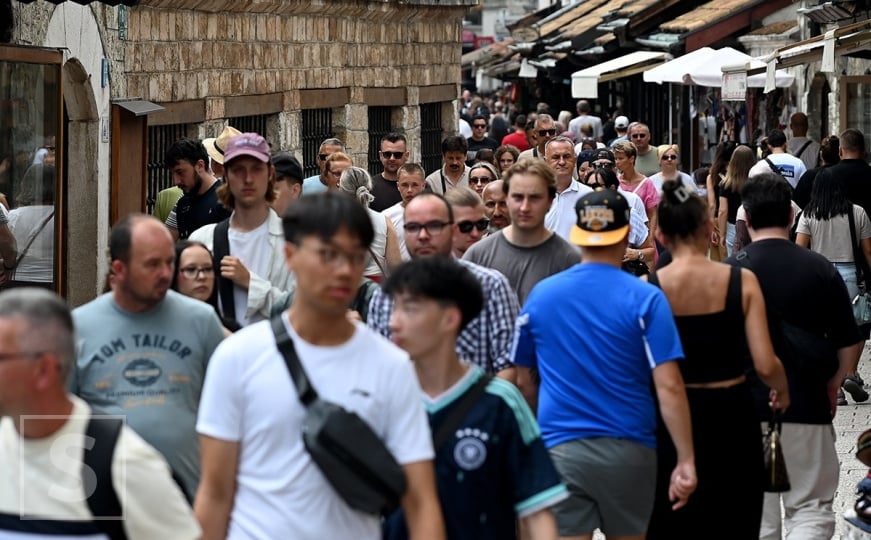 Baščaršija i Ferhadija danas pune: Pogledajte kakva je gužva u srcu Sarajeva