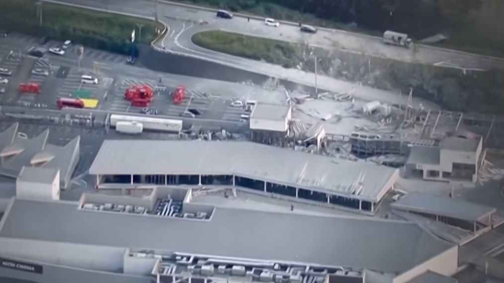 Video / Tragedija u Japanu: Desetine radnika zatrpano u srušenom tržnom centru