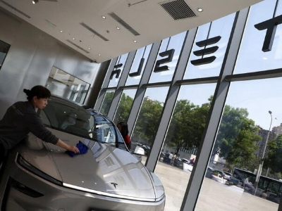 Tesla objavio opoziv za više od tri miliona vozila