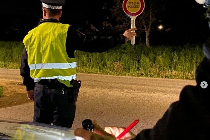 Mito usred kontrole: Vozač BMW uhapšen u Derventi zbog pokušaja podmićivanja policije