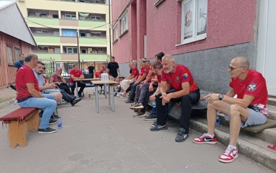 Čekaju vijesti o preživjelima: Muk ispred stanice GSS-a Zenica nakon tragedije na Elbrusu: