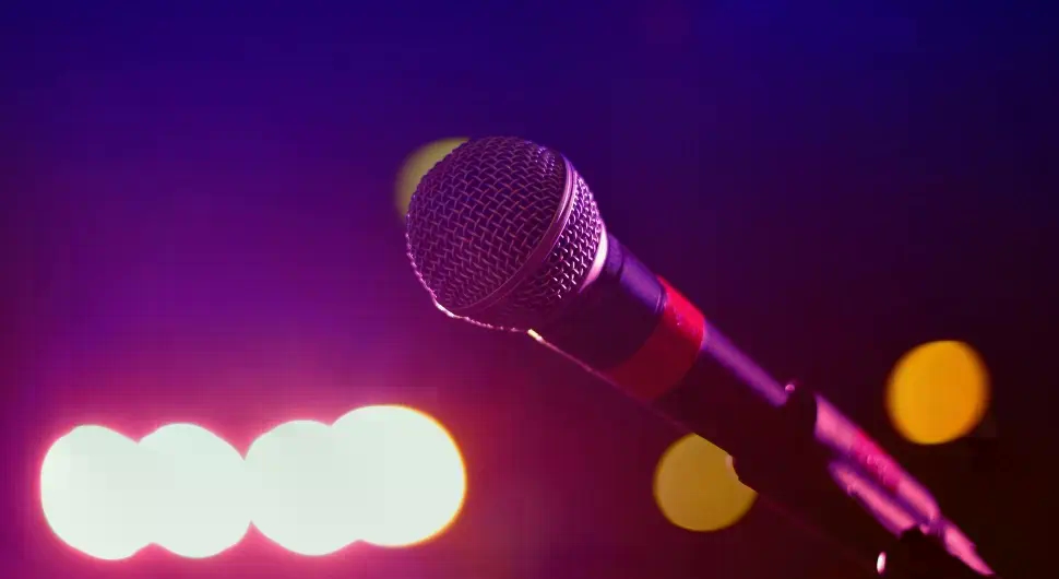 "Врбују их на прославама": Ко је са естраде радио за Тајну службу