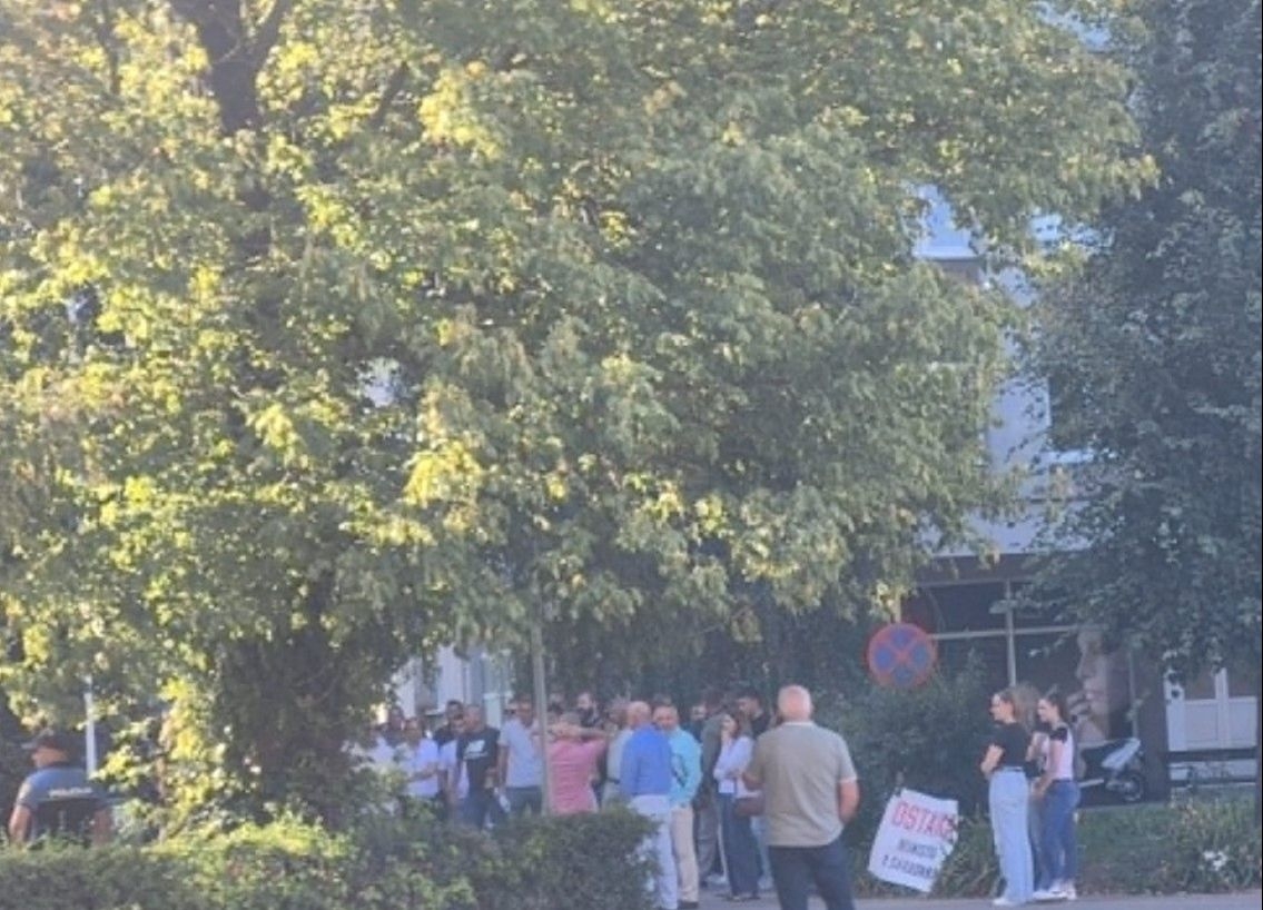 Autoškole i instruktori treći dan na ulicama, kandidati najviše ispaštaju