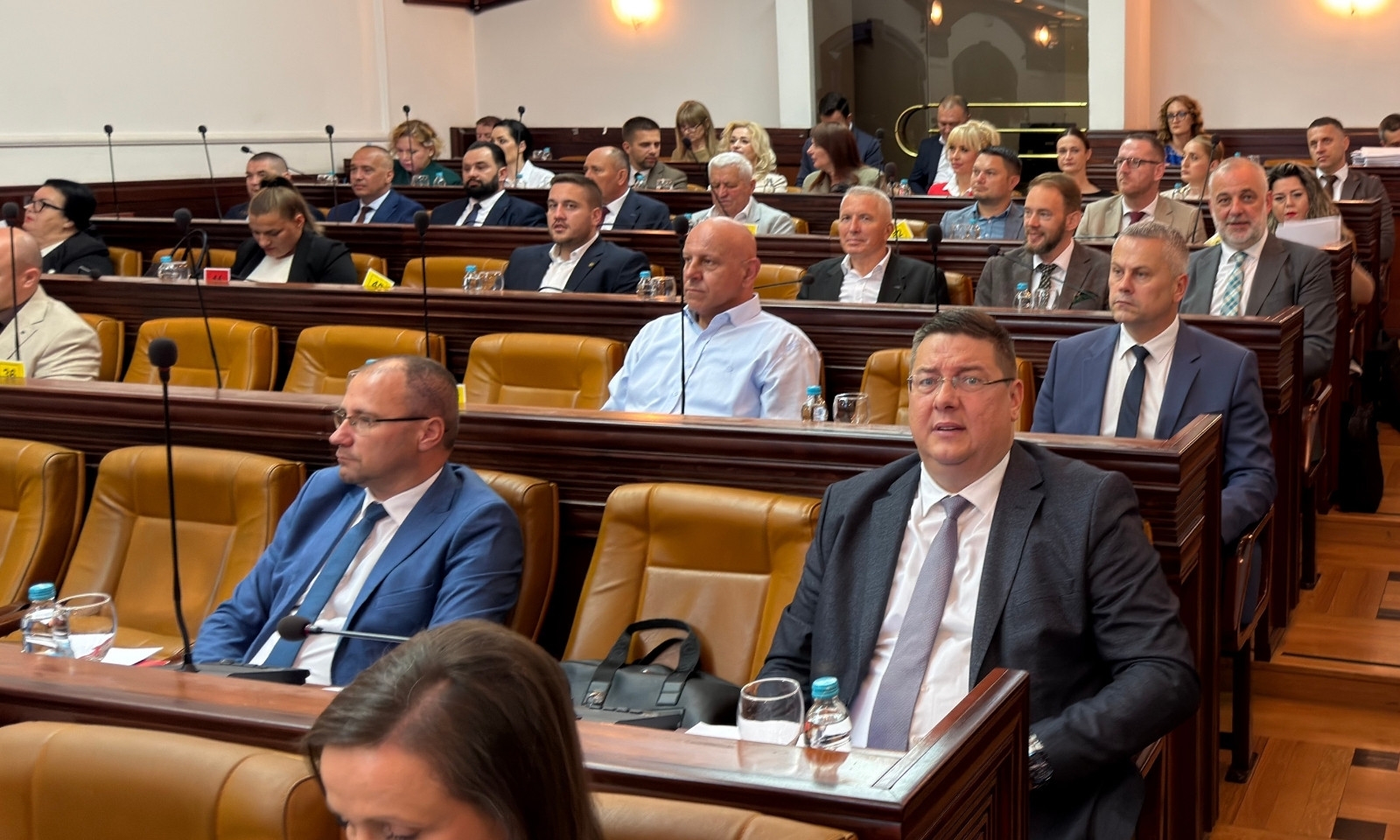 Konačno usvojen dnevni red: Besplatni placevi i Toplana prošli, kredit za park opet pao
