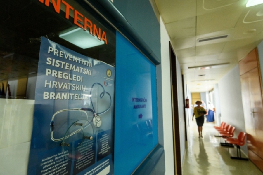 NEIZLJEČIVA BOLEST OD KOJE STRAHUJE POLA SVIJETA: Prvi simptomi bolesti suptilni su i razlikuju se od osobe do osobe