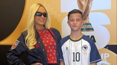 Sin Miralema Pjanića u dresu BiH fotografirao se s Paris Hilton na utakmici u San Francisku