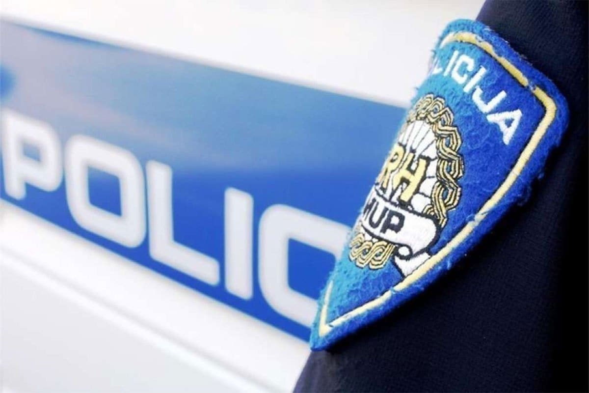 Napadači sa pištoljima upali u kuću, dječak odbranio porodicu