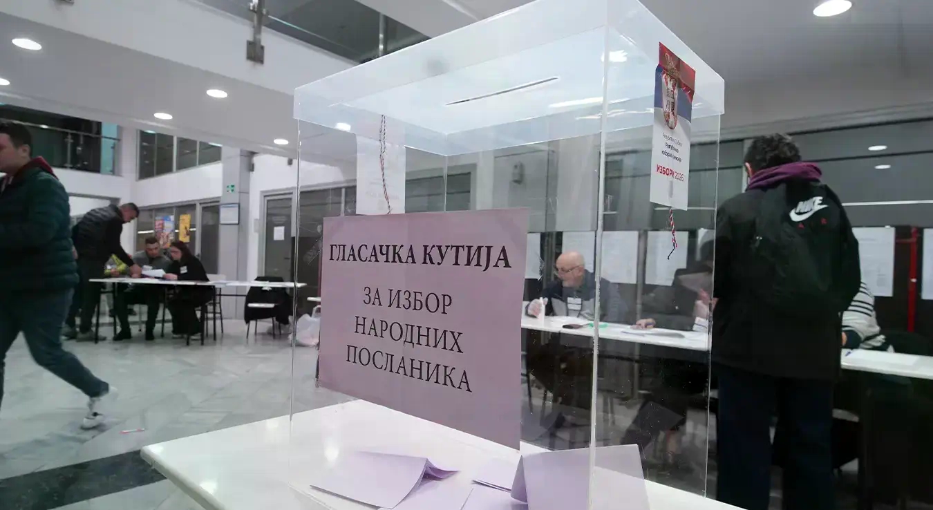 До 11 часова у Србији гласало 27.3 одсто бирача