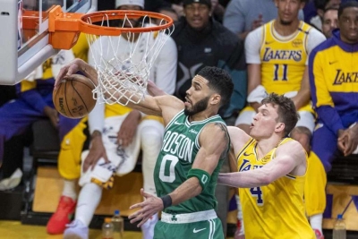 NBA drama: Philadelphia ide na Boston, Warriorsi preokretom ostali u igri