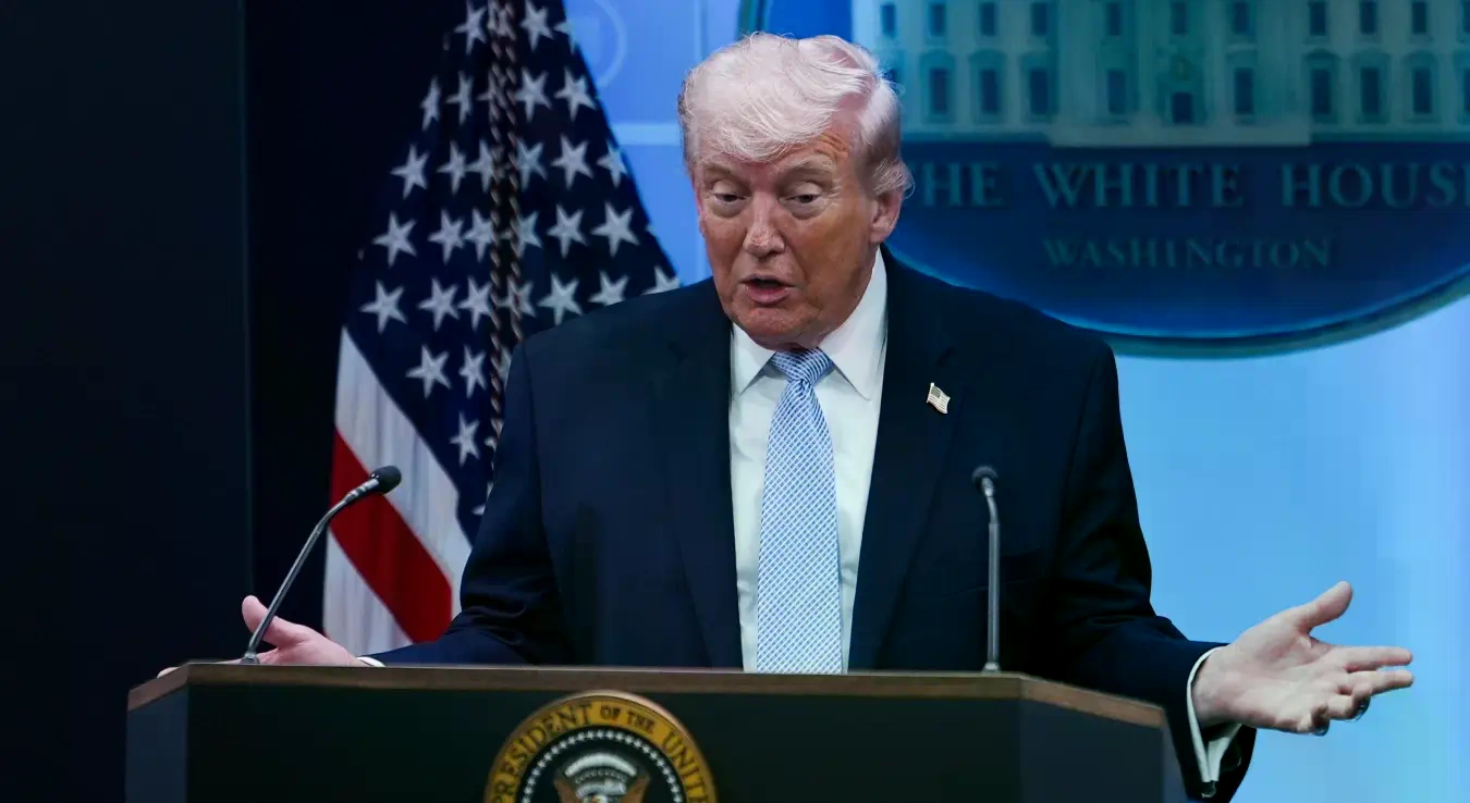 Бијела кућа објавила необичан снимак који траје сат времена: Трамп изговара само једну ријеч