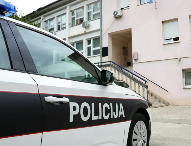 Dvije osobe uhićene zbog paljevine automobila u Mostaru