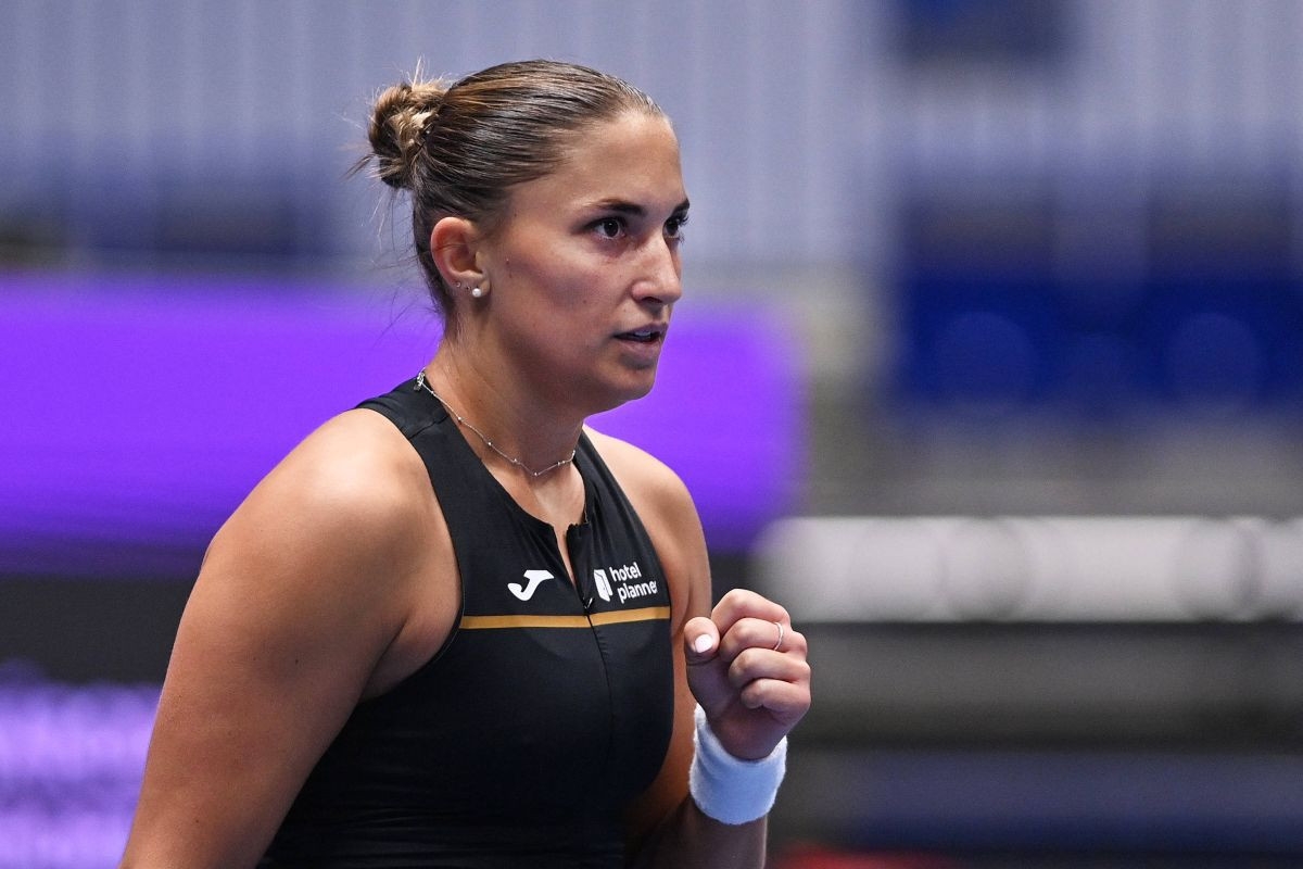 Slika porodice, pištolj na stolu i jasna poruka: "Gotovo je ako ne izgubiš meč"