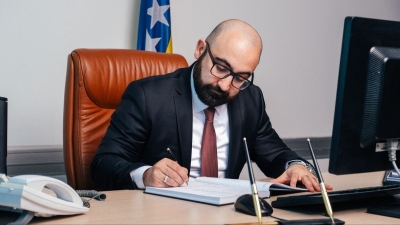 Blokada u Ministarstvu: Hasanović potpisao odluku o finansiranju izbora u RS, Amidžić skriva pečat