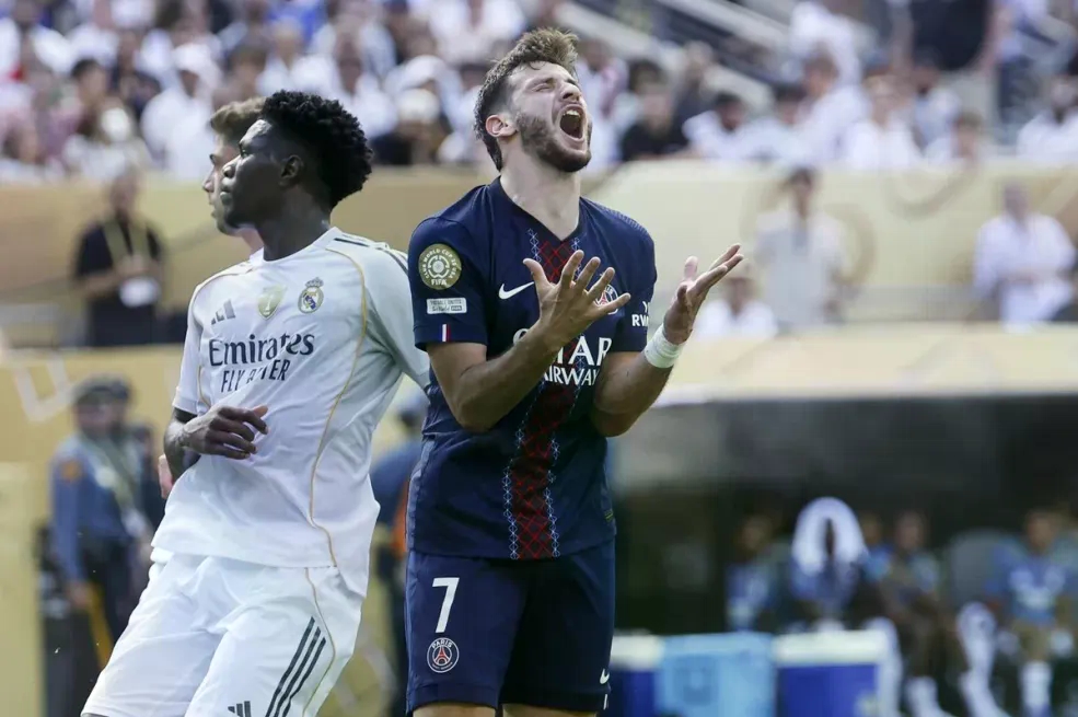Novi "rat" na fudbalskom nebu! Podmukao potez Reala šokirao PSG, oni se odmah žestoko osvetili