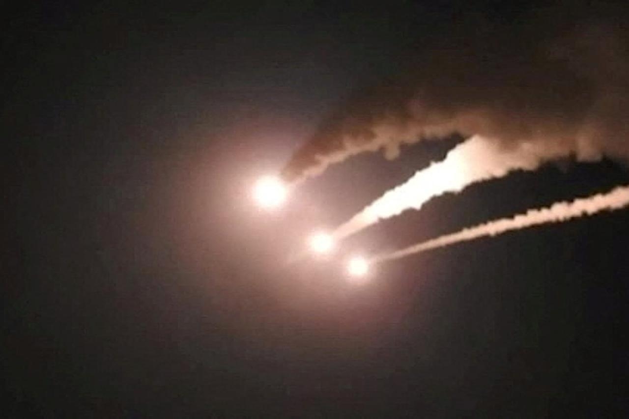 GORI BLISKI ISTOK Iran napao američke baze u Jordanu, Kuvajtu i Bahreinu