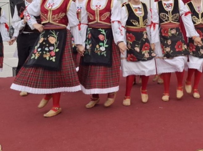Na festivalu "Zlatni ćemer" nastupili i folkloraši iz Srpske