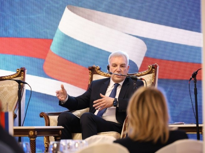 Gruško: Borba Zapada za očuvanje hegemonije destabilizuje položaj na Balkanu (VIDEO)