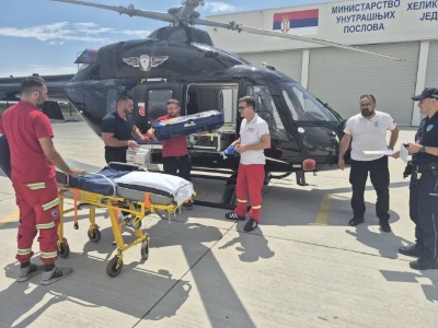 Uspješno izvršen vazdušni medicinski transport novorođenčeta iz Mostara u Beograd (FOTO)