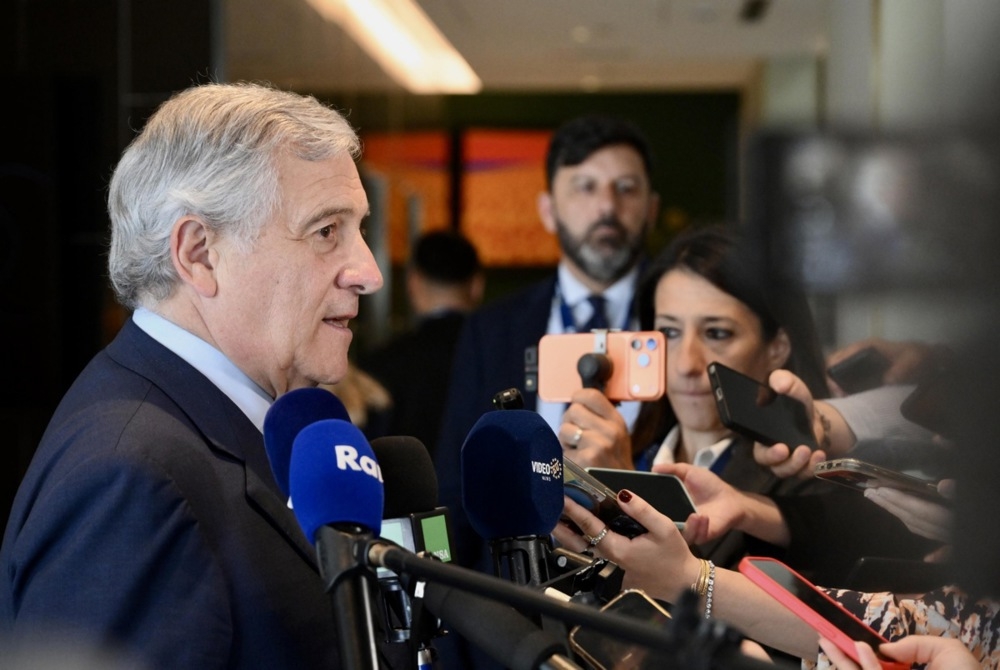 Tajani optužio Moskvu za hibridni rat: Italiju potresa ŠPIJUNSKA AFERA, Rusi imaju rok od 3 dana da napuste zemlju
