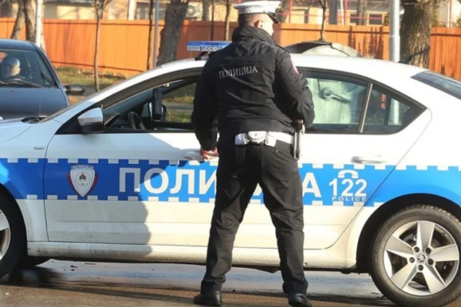 SARAJLIJE UKRALE KAMION AUTOŠKOLE U ZVORNIKU: A. M. i E. M. uhapšeni tokom policijske kontrole
