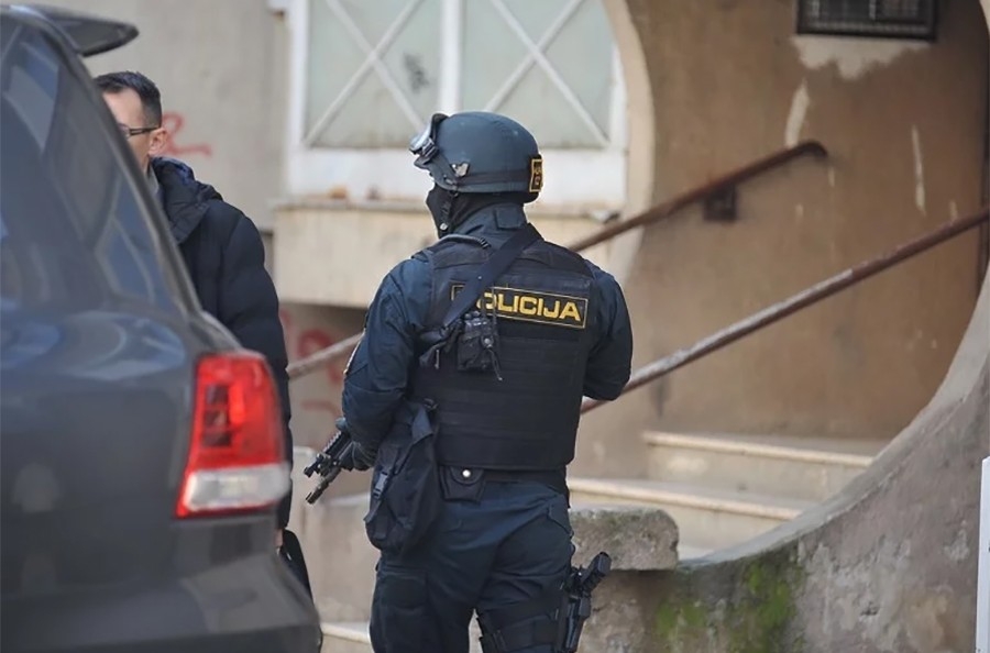 ZAPLIJENJENA VEĆA KOLIČINA DROGE Velika policijska akcija u Sarajevu, evo šta je još pronađeno