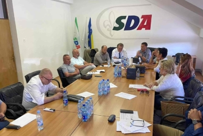 IZ SDA O NAJAVI RASPADA KOALICIJE SA DF-om U TUZLANSKOM KANTONU: 'Vlada i većina funkcionišu dobro, SDA i DF su ozbiljne stranke!'