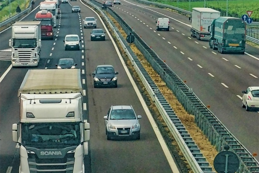 AKO KREĆETE VOZILOM PREMA EU: Ova zemlja Europske unije povećava ograničenje brzine na autocesti, već od...
