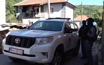 Petorica uhapšenih Srba dovedeni u sud u Prištinu